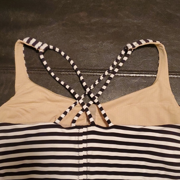 Lululemon Free to be Tank - Picture 3 of 9